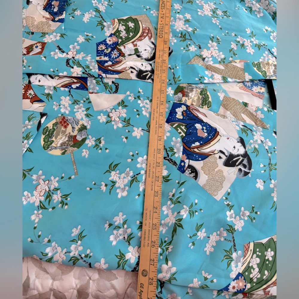 Satiny Geisha/Floral Print Kimono - XL - Picture 11 of 11